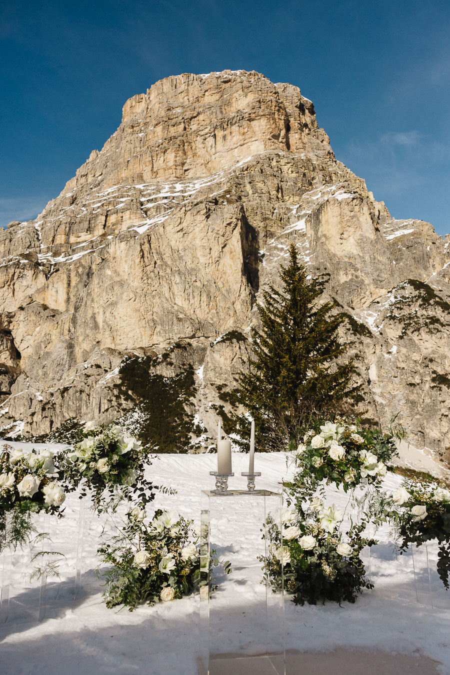 Snowy Romance in the Italian Dolomites Winter Wedding 0008A