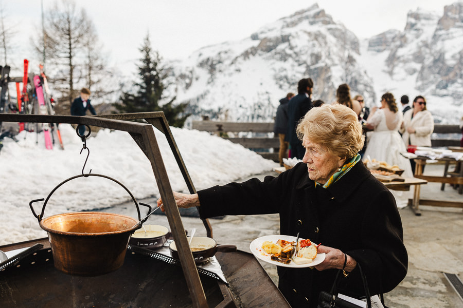 Snowy Romance in the Italian Dolomites Winter Wedding 0020A