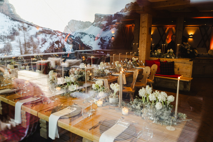 Snowy Romance in the Italian Dolomites Winter Wedding 0025A